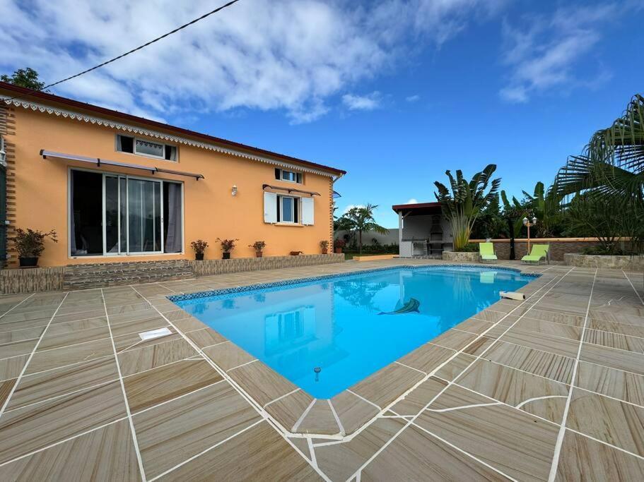 Le Volcan - Piscine - Dodoterla Sainte-Rose Dış mekan fotoğraf